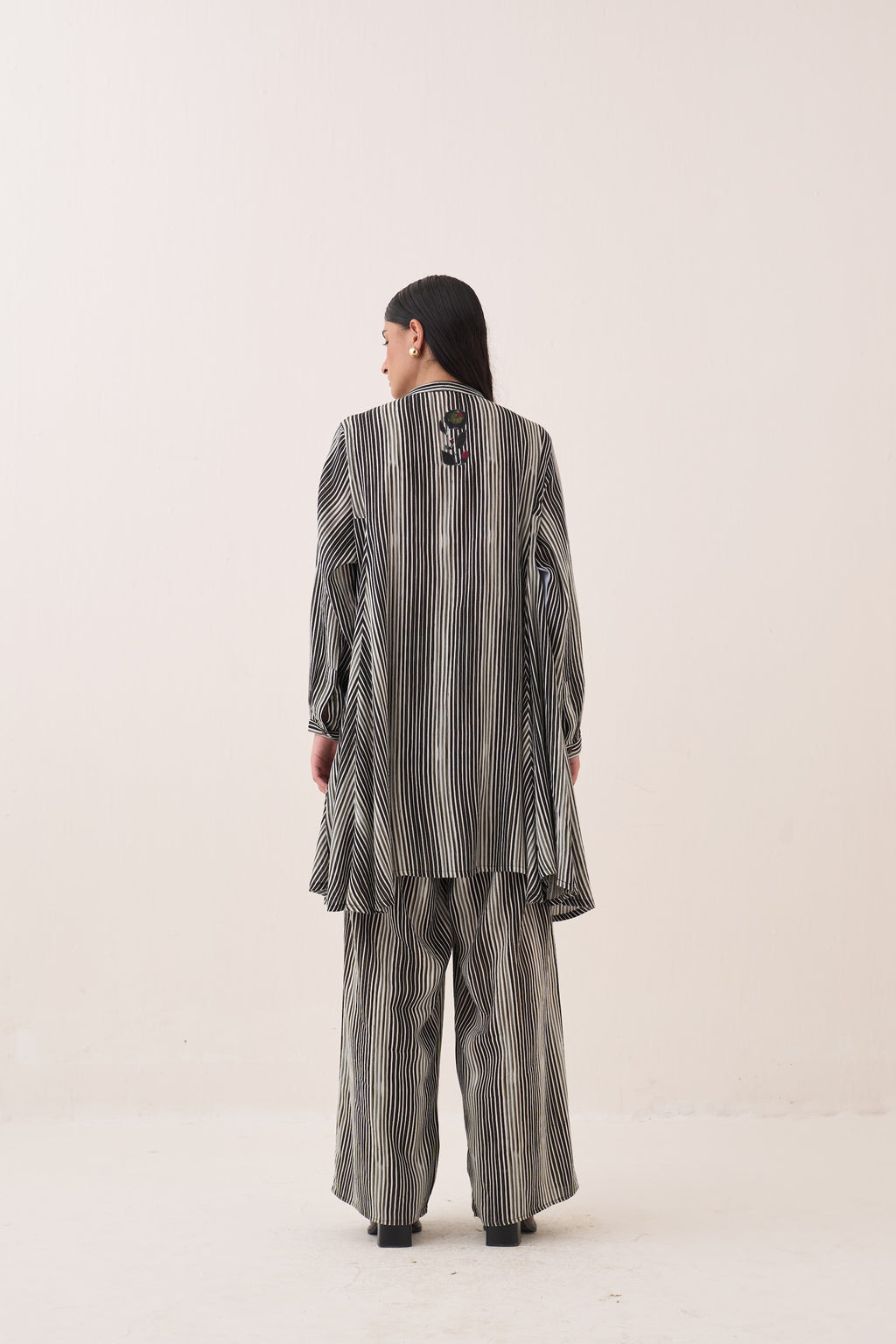 Rekha B/W Aline Ghera Dress Set - view 5