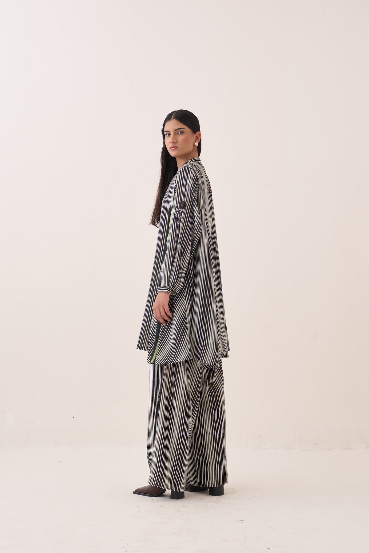 Rekha B/W Aline Ghera Dress Set - view 6