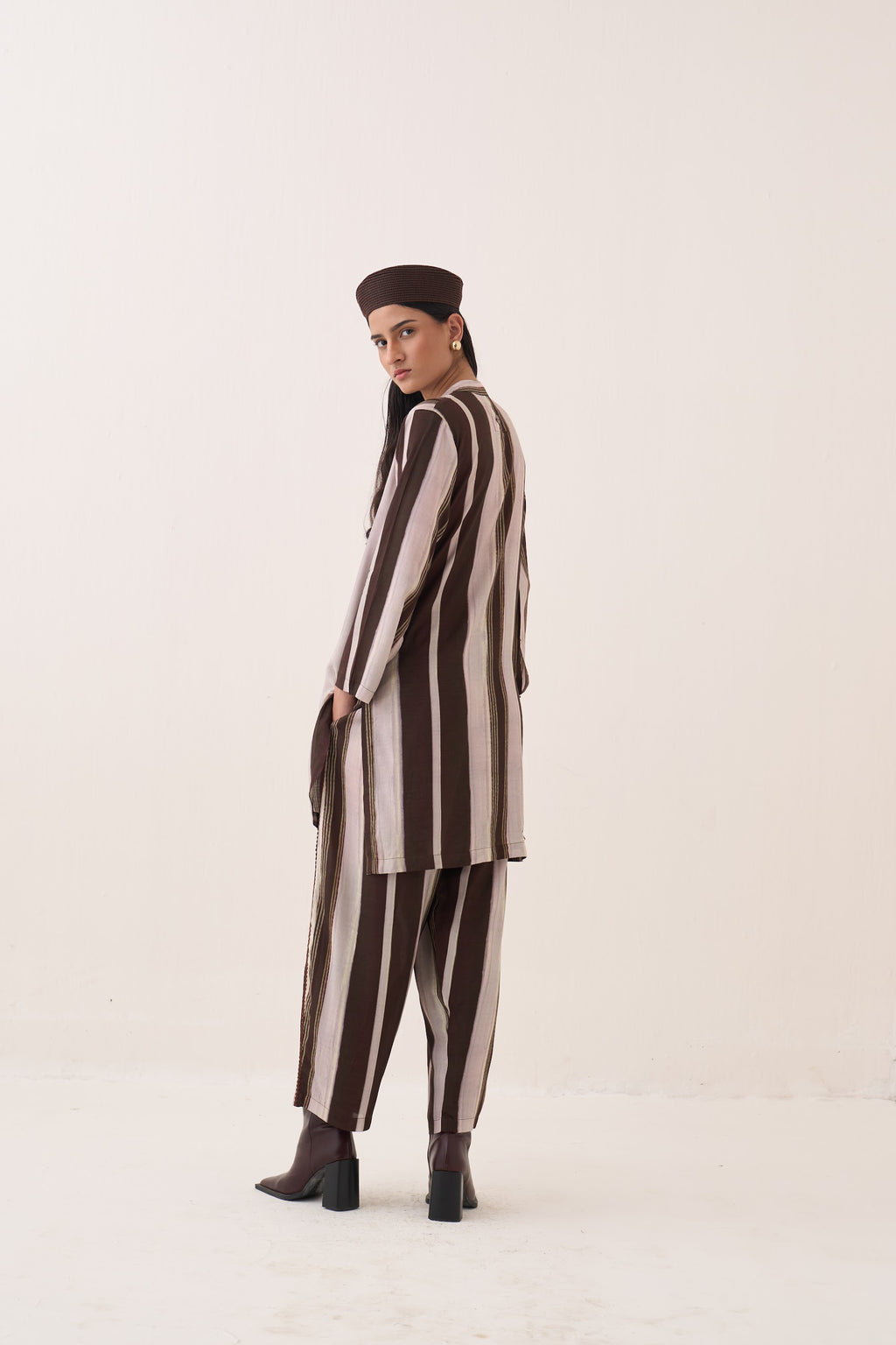 Shyaam Mantesh KD Kurta Set - view 3