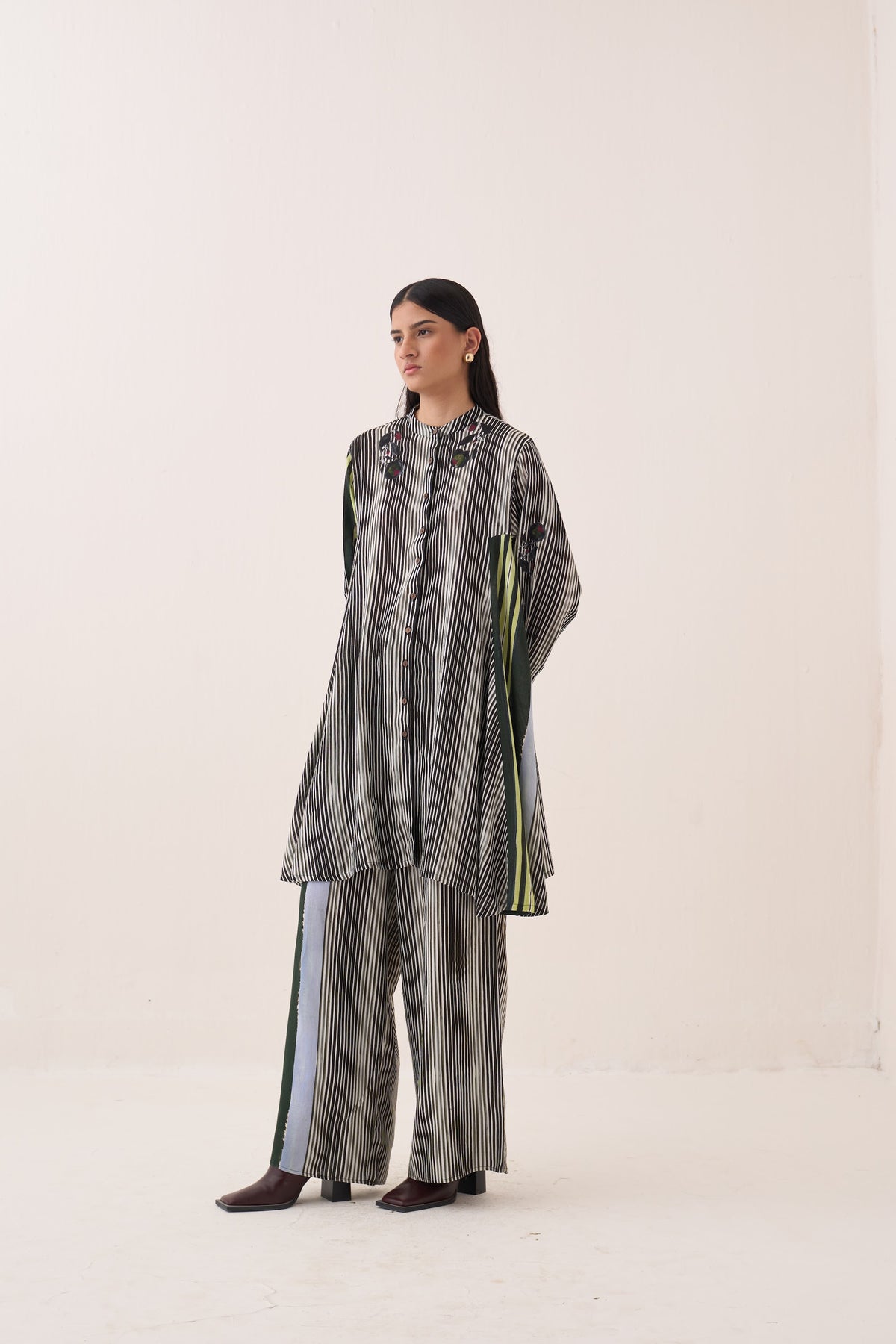 Rekha B/W Aline Ghera Dress Set - view 4