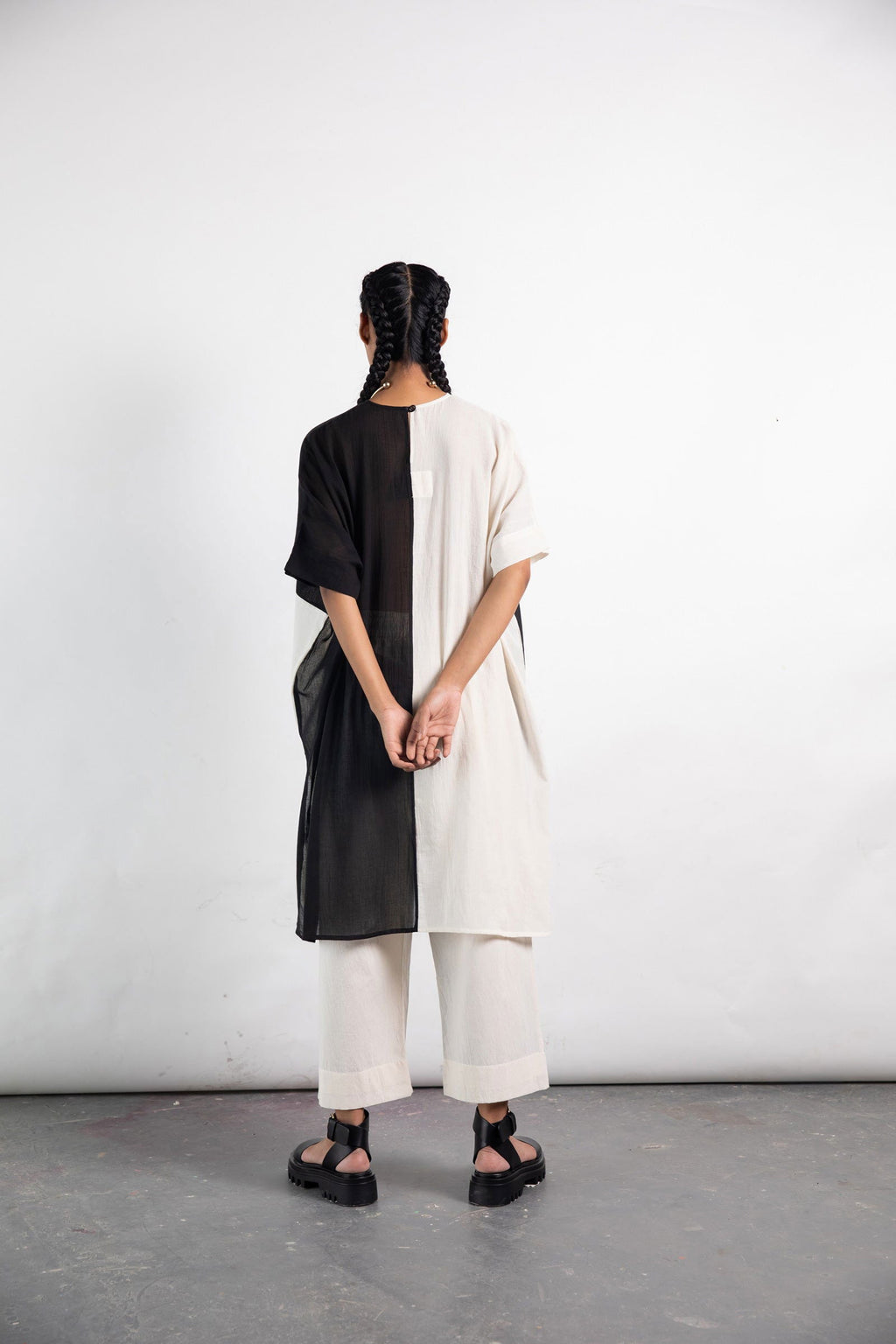 Duality Kaaftan Kurta - OFRIDA INDIA