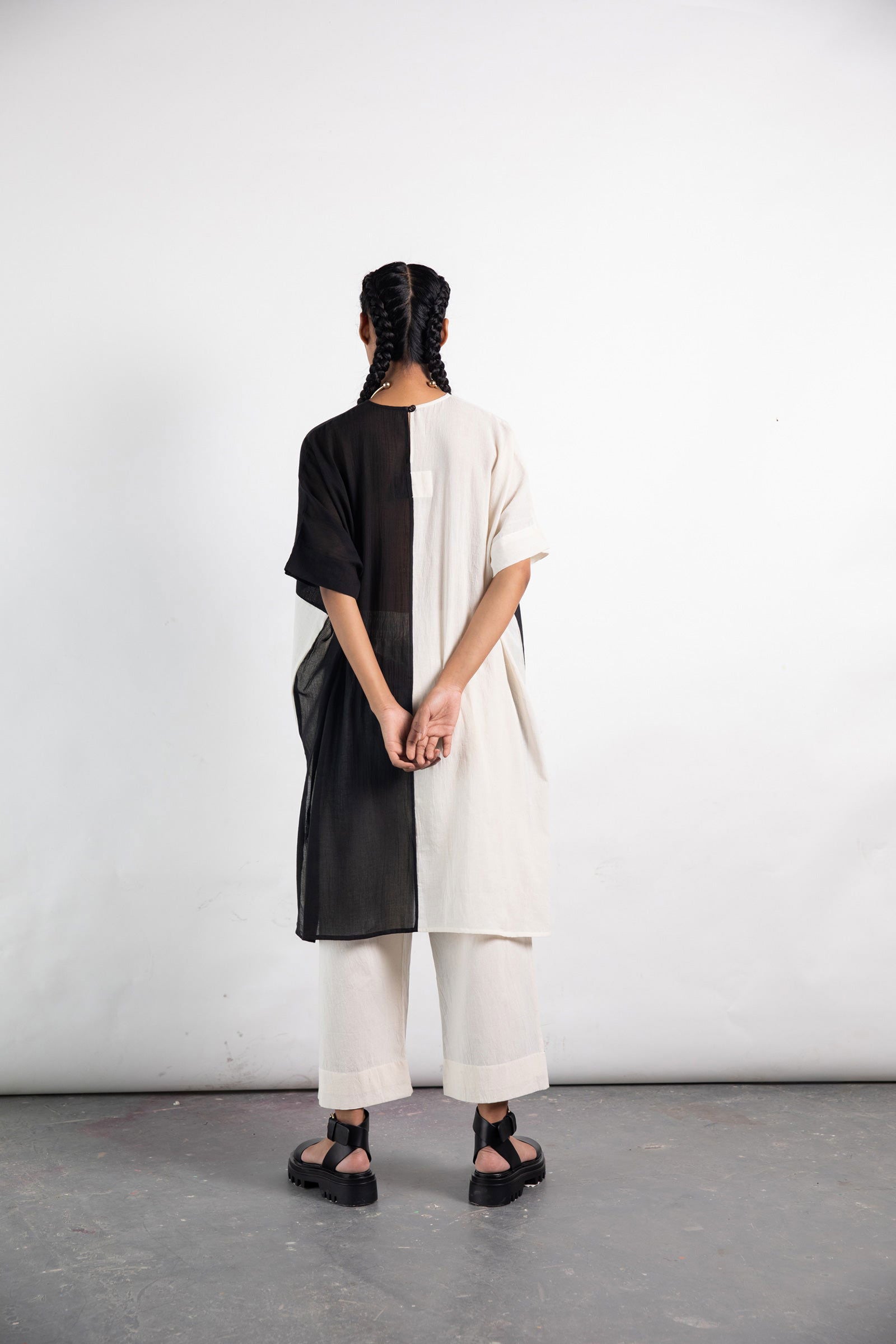 Duality Kaaftan Kurta - OFRIDA INDIA