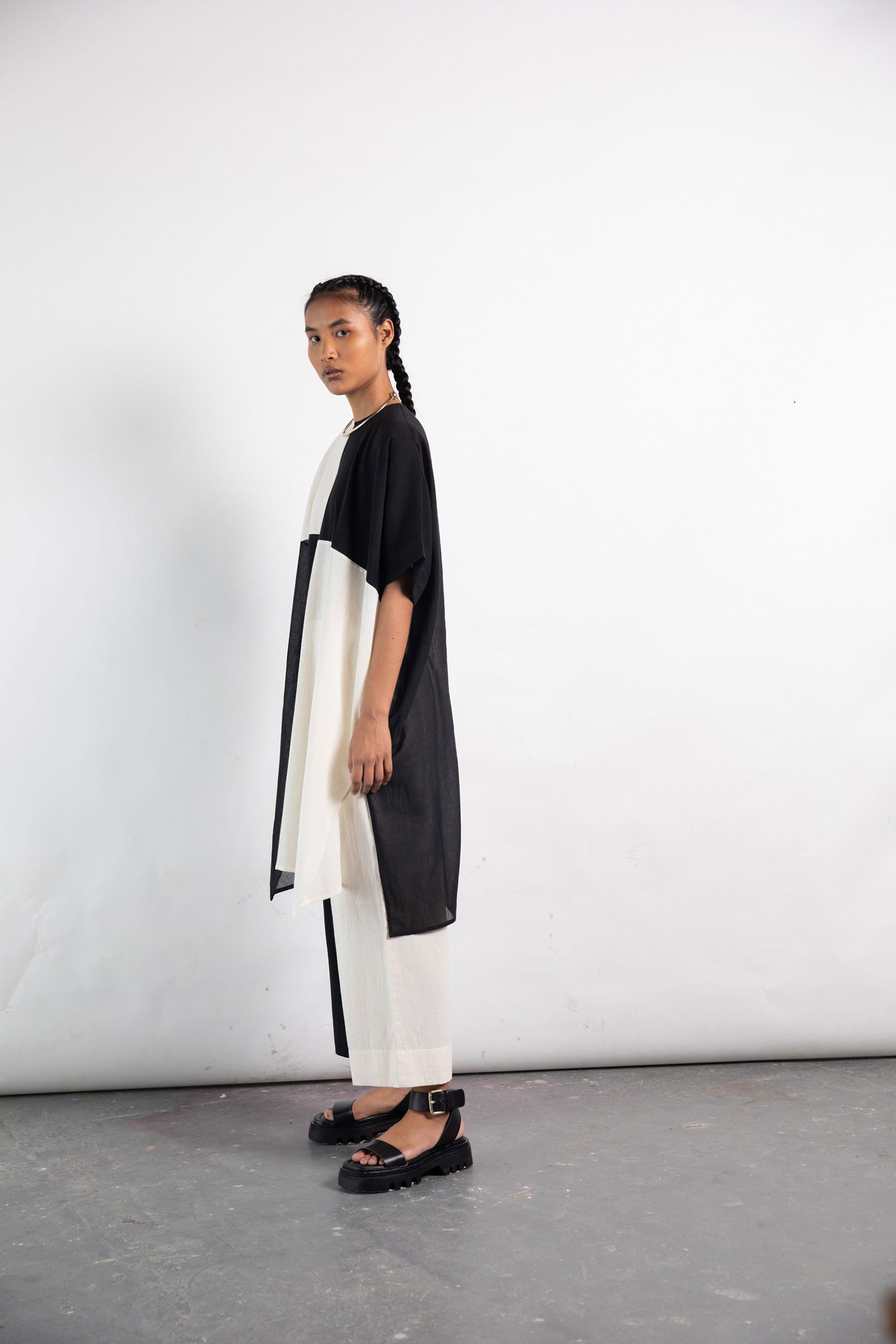 Duality Kaaftan Kurta - OFRIDA INDIA