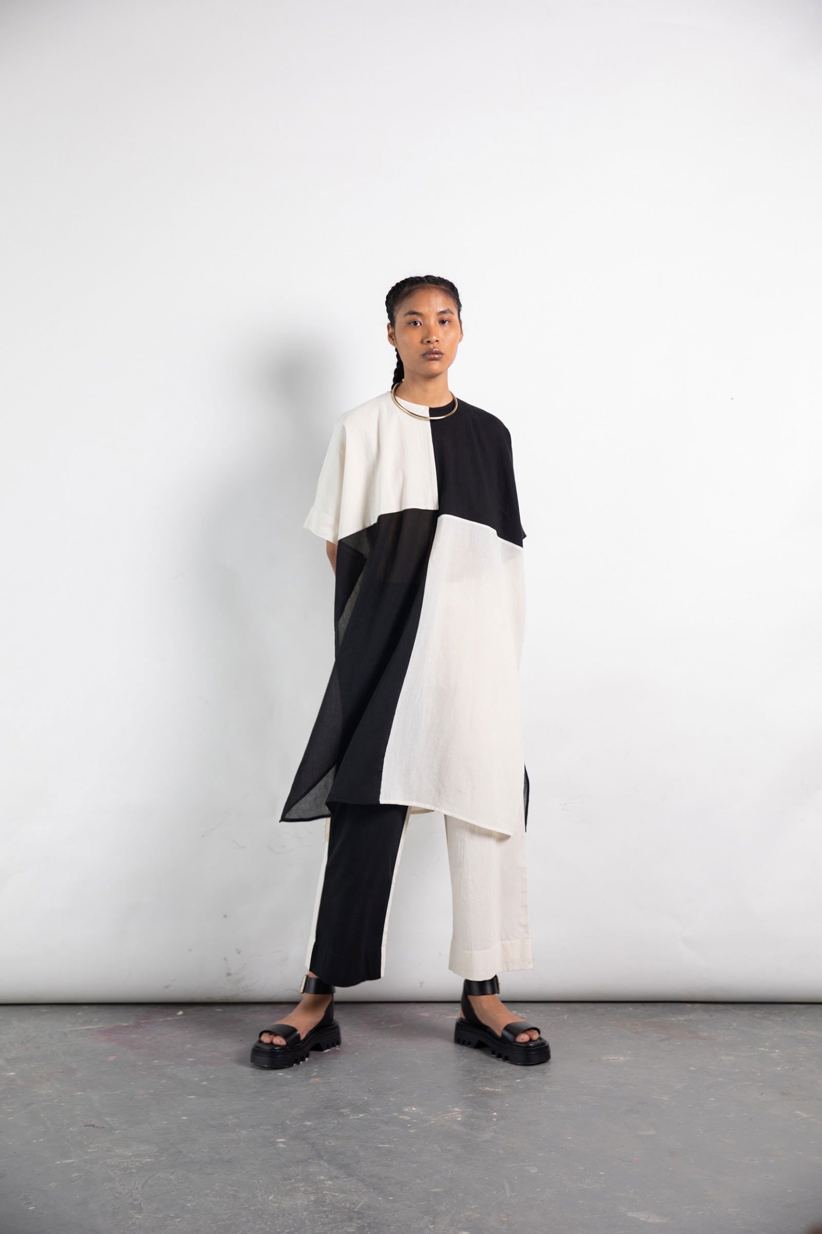 Duality St Fit Pants - OFRIDA INDIA